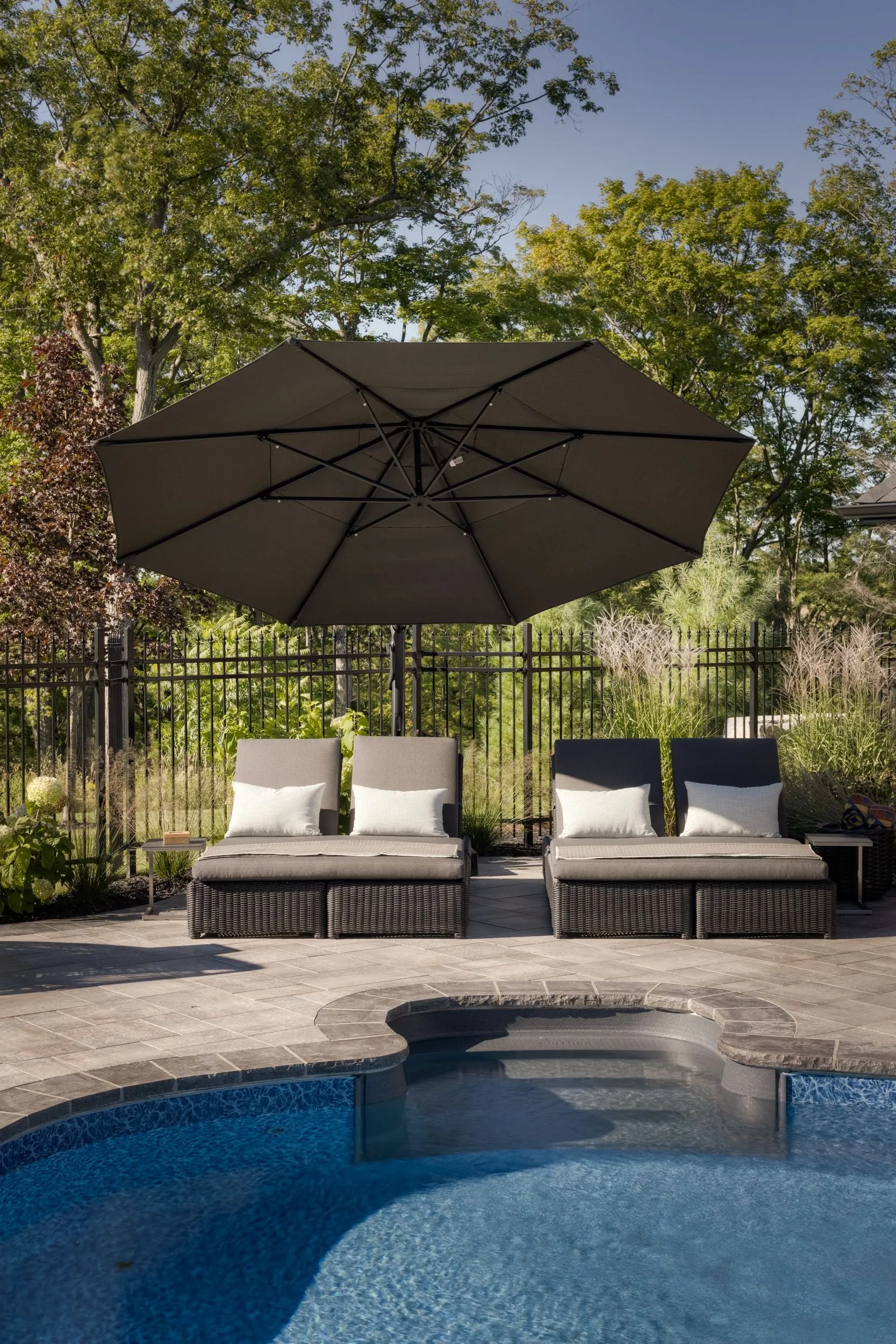 AKZ 13ft PLUS Octagonal Umbrella - PRE-ORDER SPRING 2025