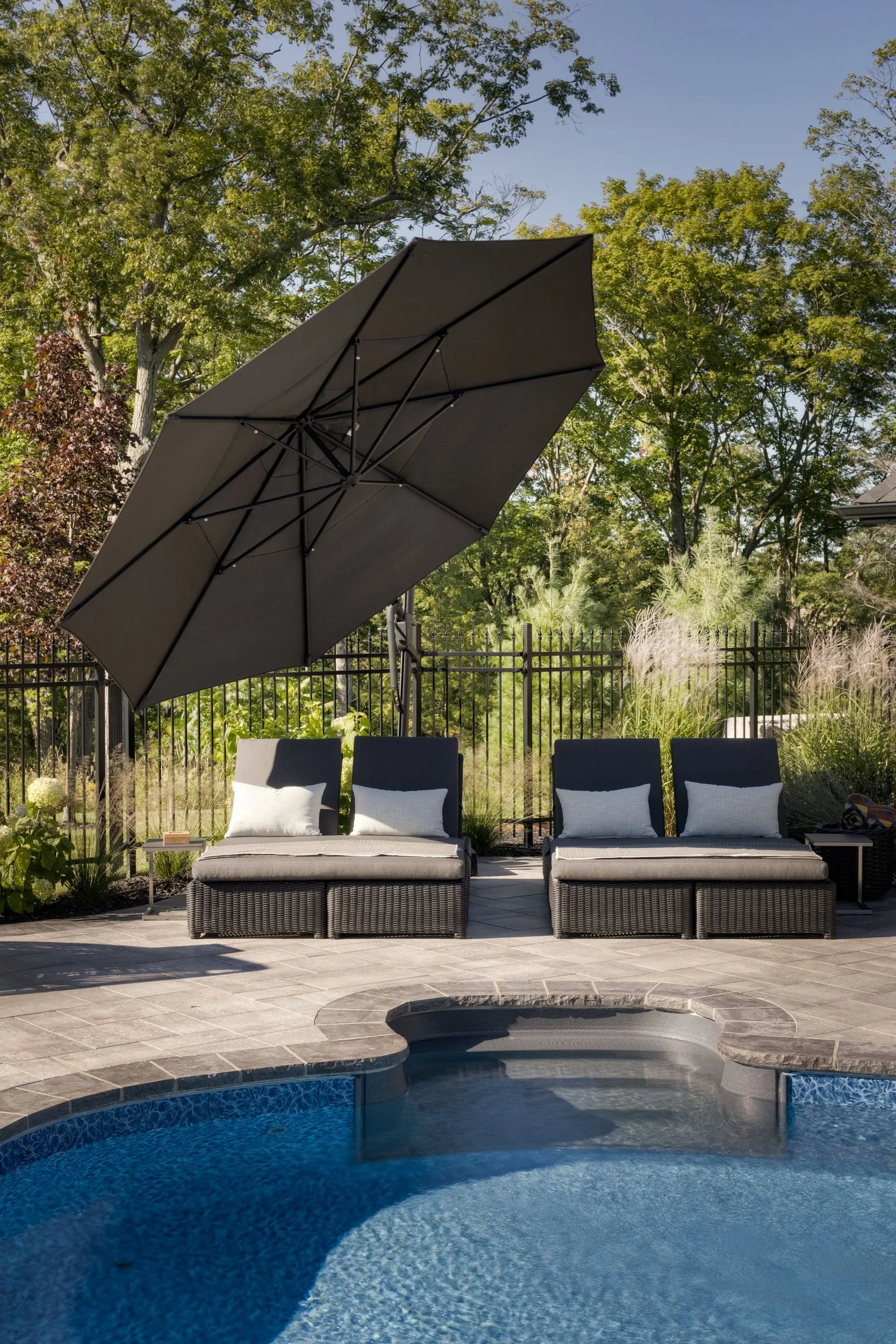 AKZ 13ft PLUS Octagonal Umbrella - PRE-ORDER SPRING 2025