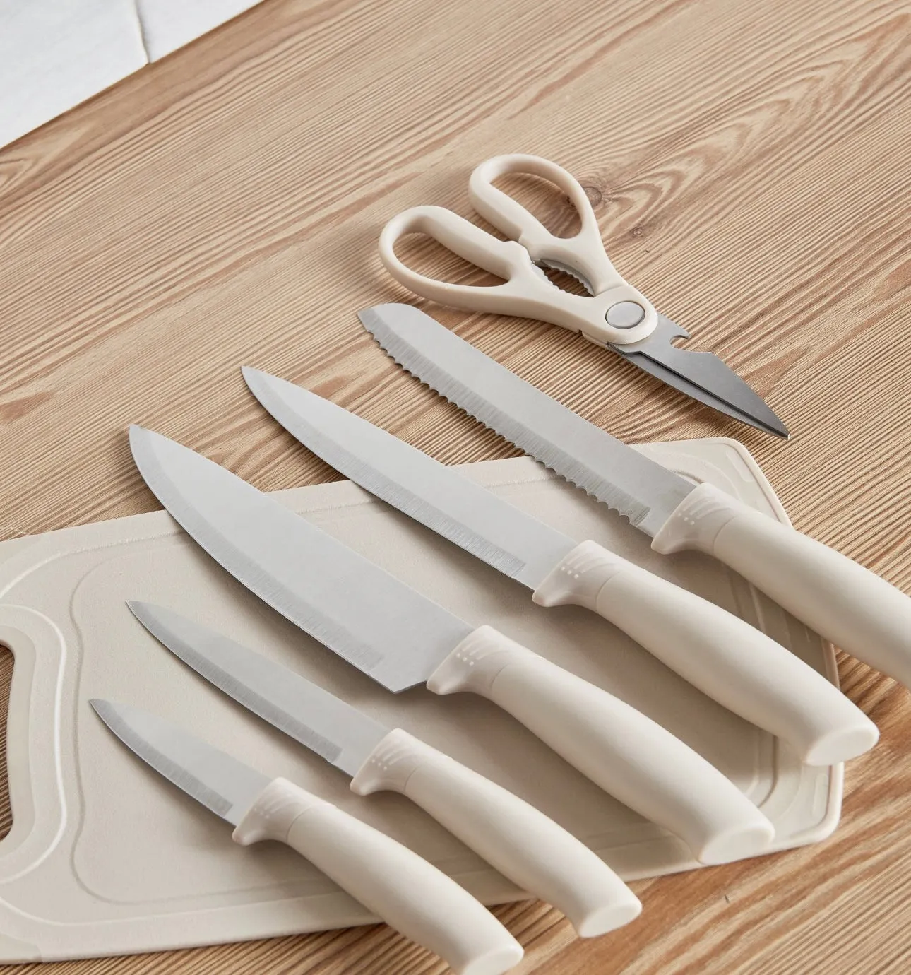 Chloe 18 pieces kitchenware set