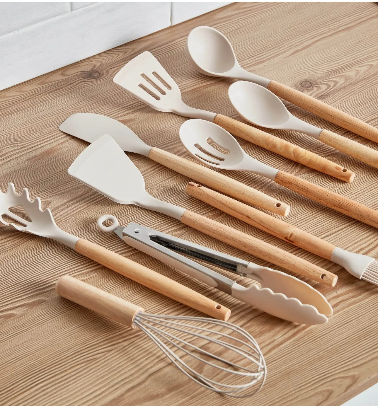 Chloe 18 pieces kitchenware set