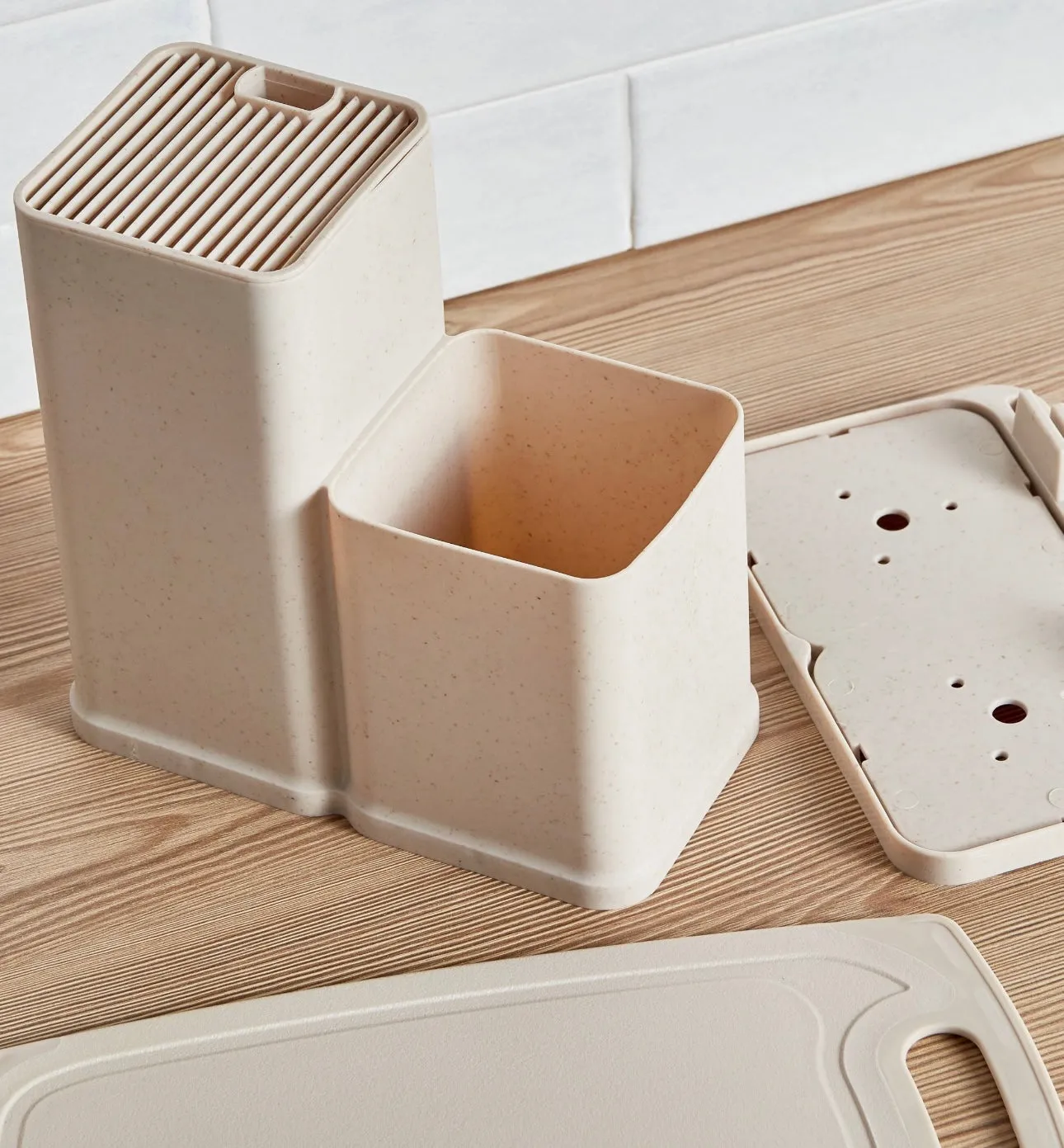 Chloe 18 pieces kitchenware set