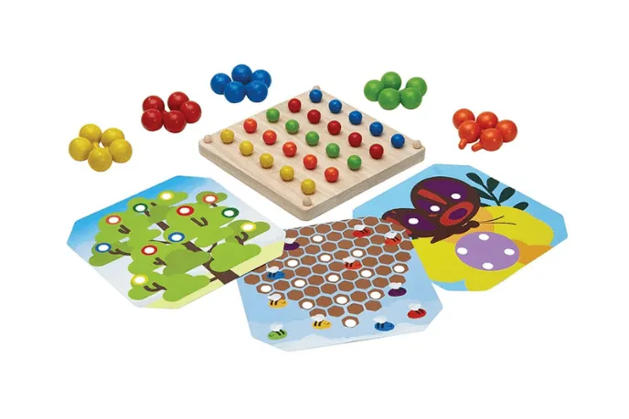 Plan Toys Creative Peg Board
